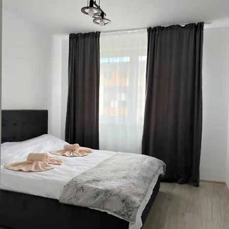 Apartment Coresi Grandis 15